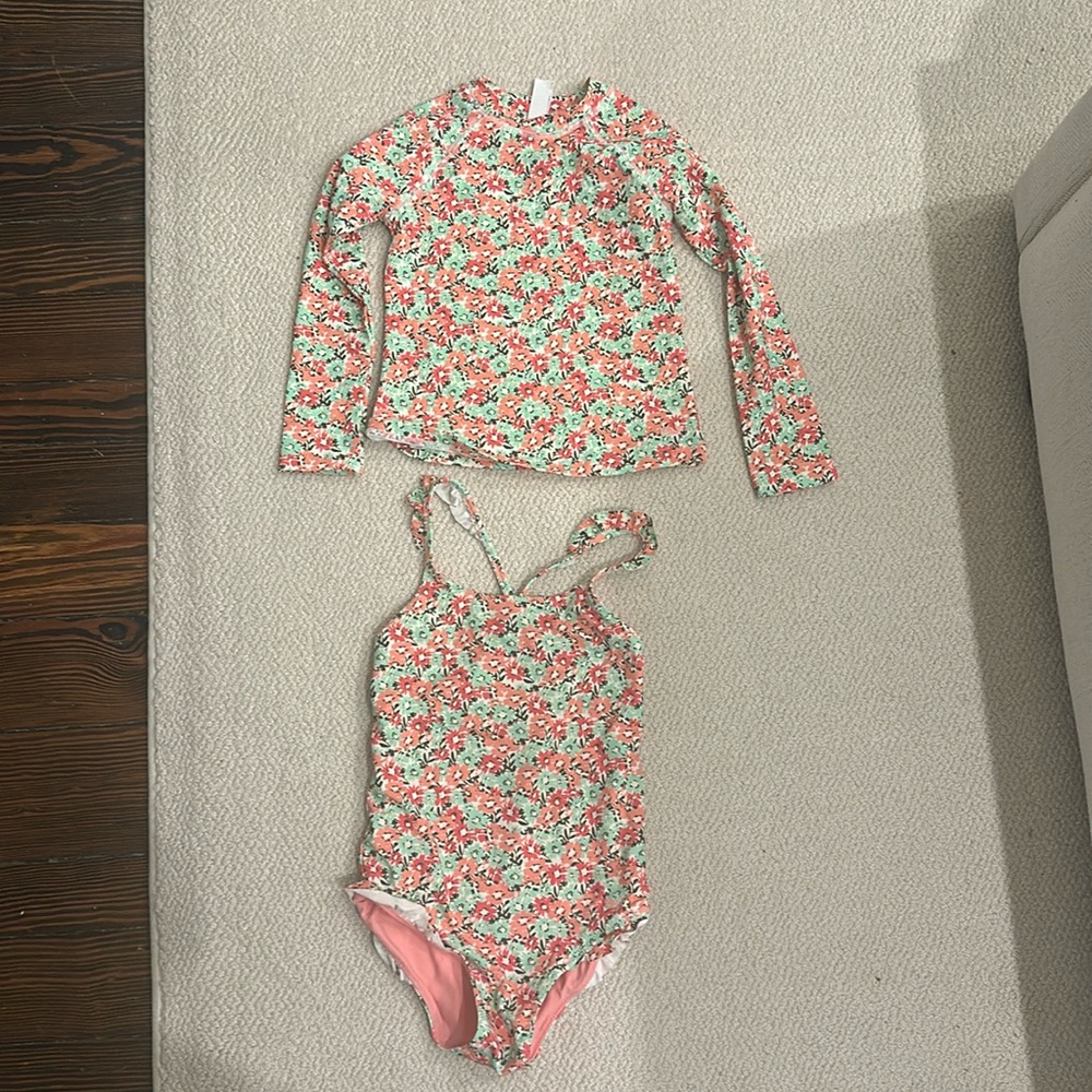 Vineyard vines bathing suit and rash guard / size xs (5-6)